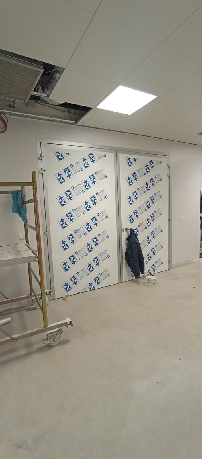 lavori edili su cabine sterili