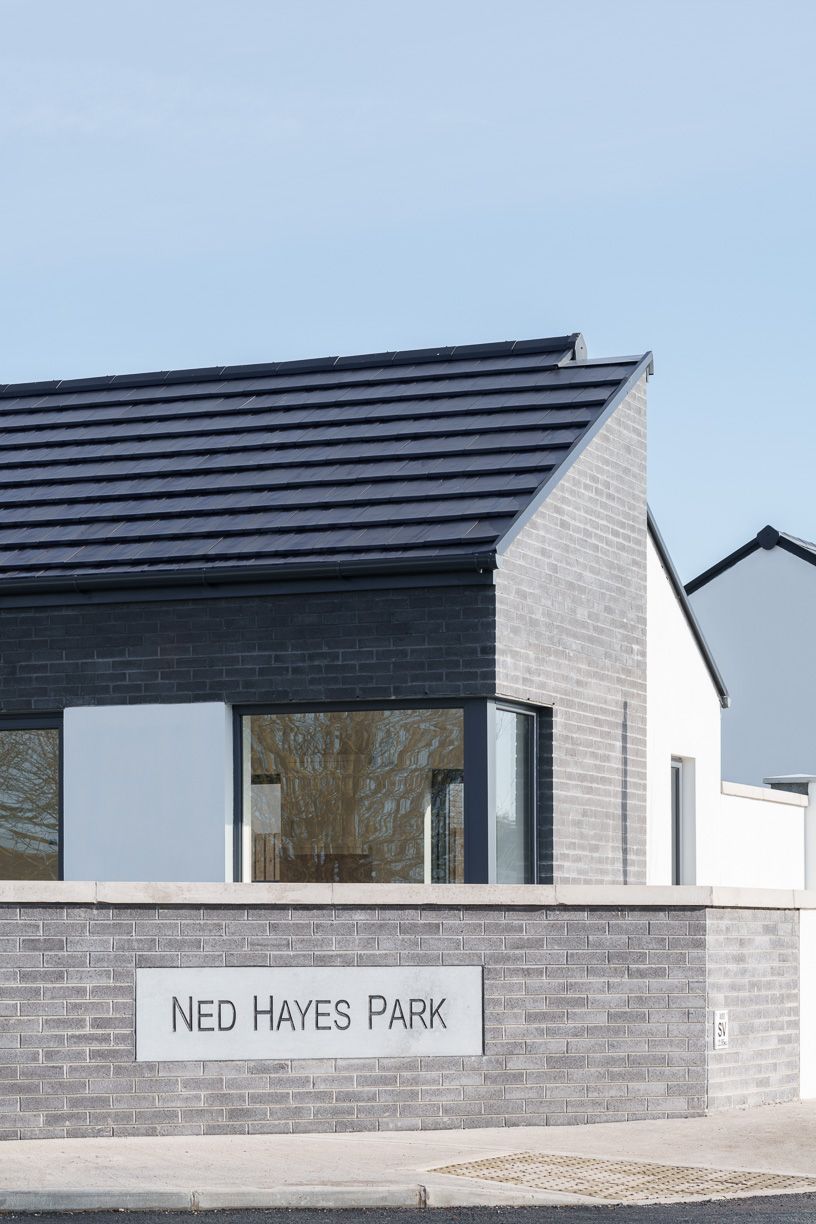 A building with a sign that says ned hayes park