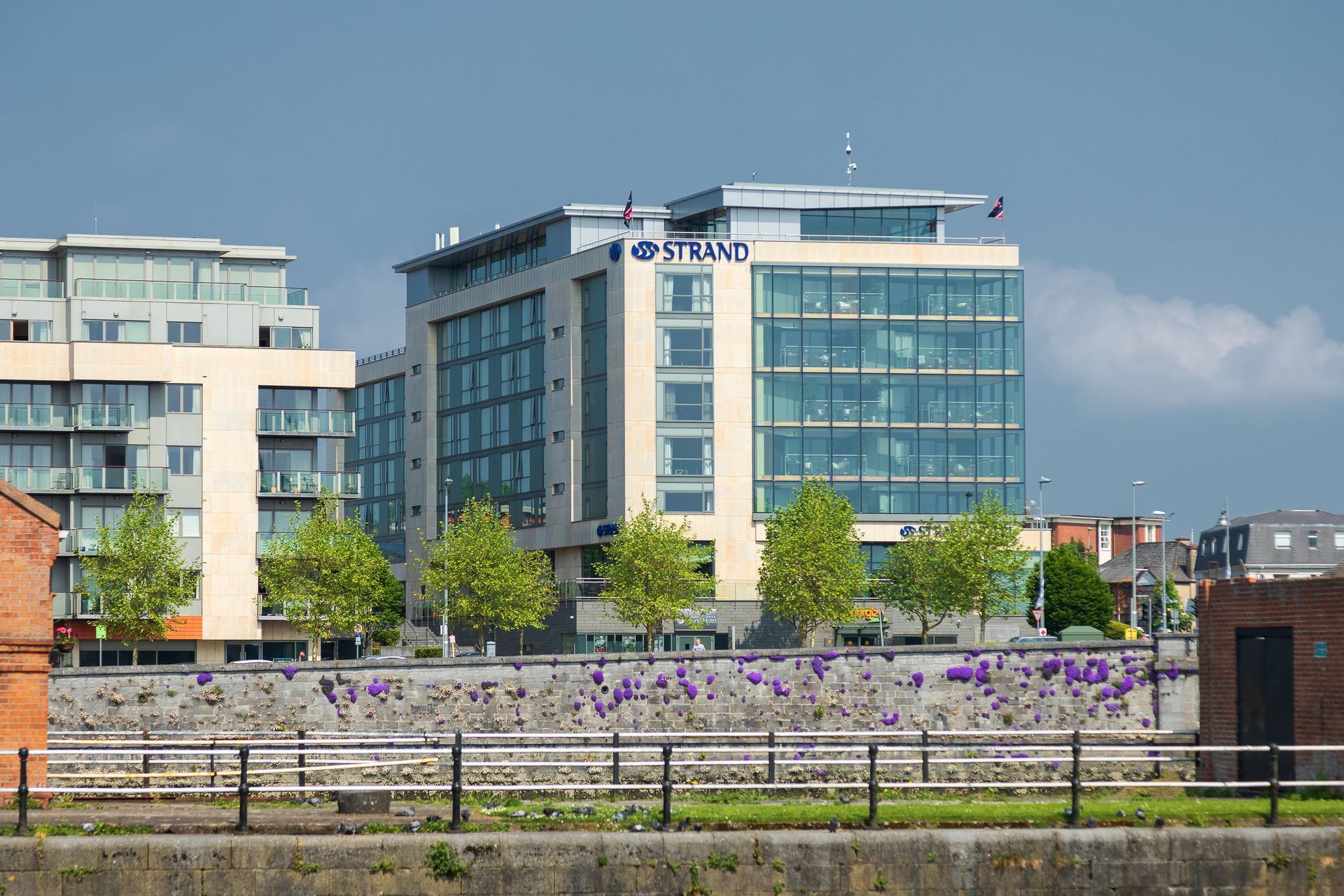 A large building with the word titanic on it