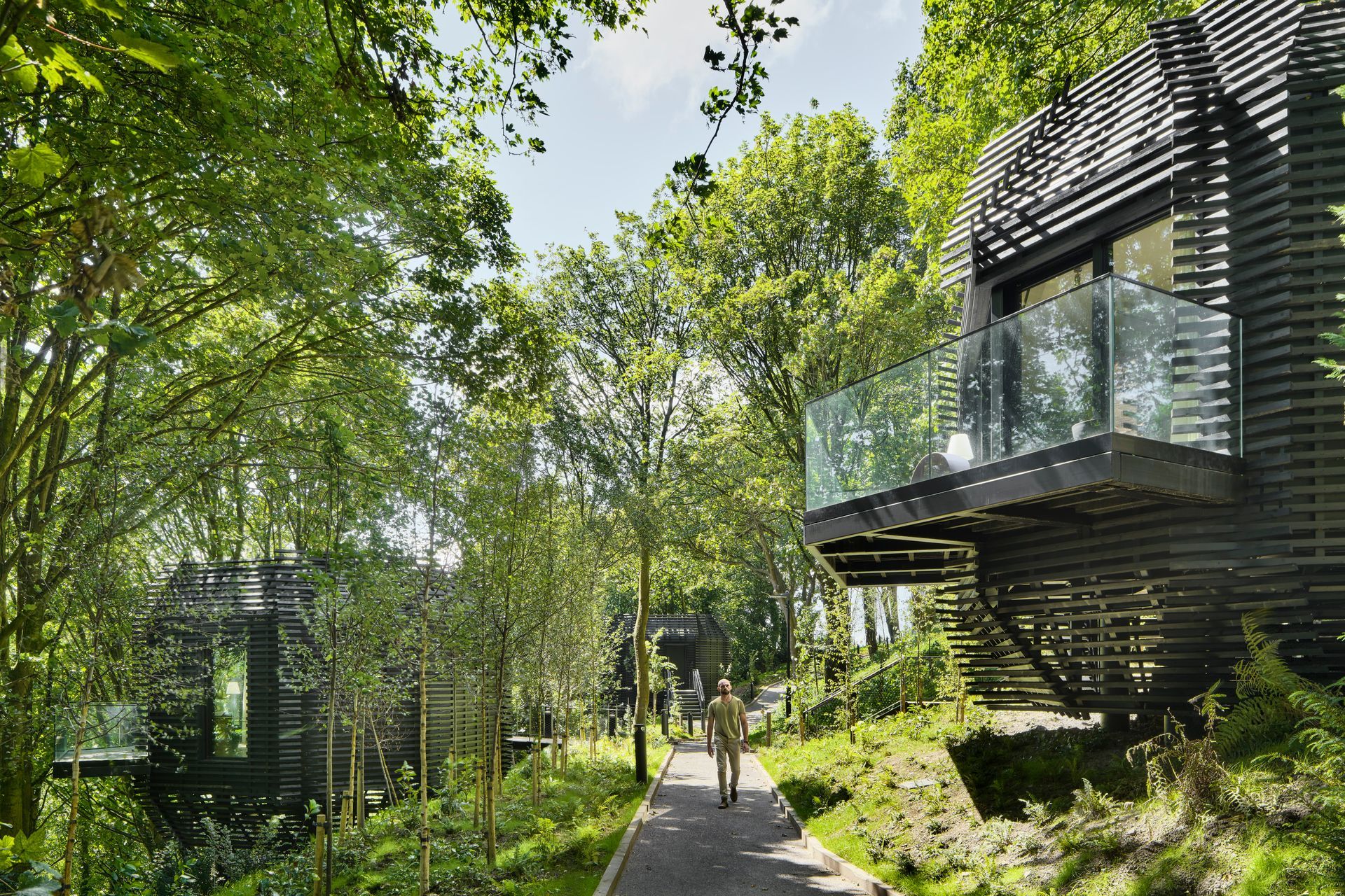 A large building with the word strand on it