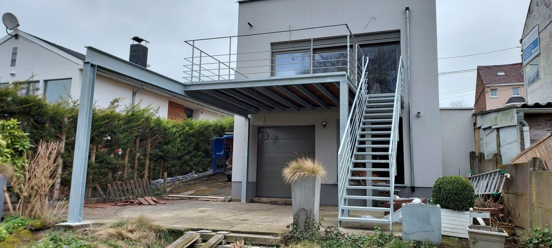 terrasse en metal et bois
