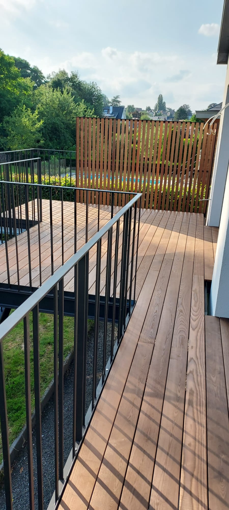 terrasse en metal et bois