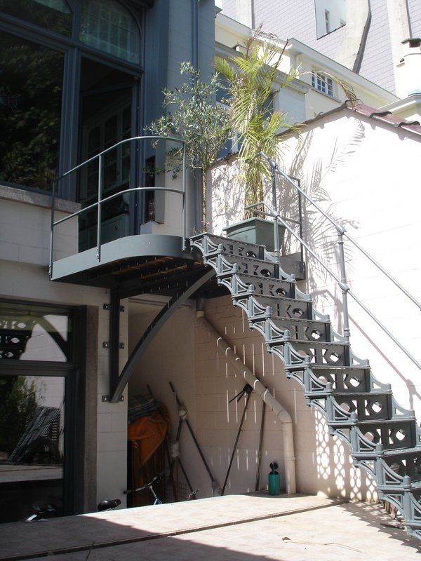 Escalier exterieur en fonte