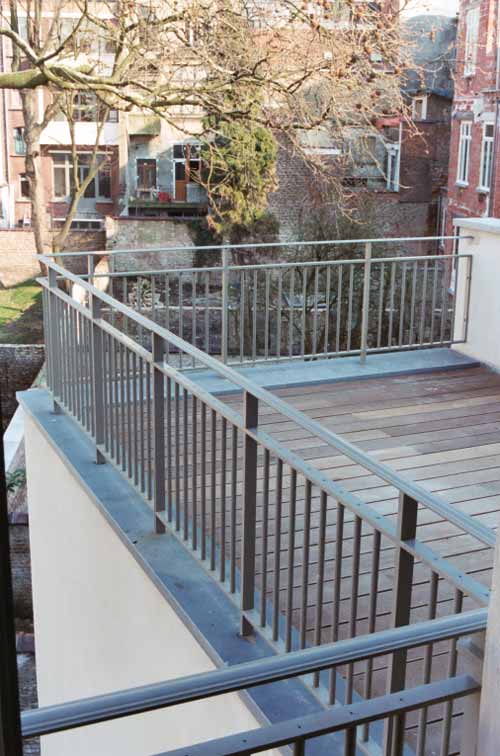 Garde-corps métallique balustre verticale