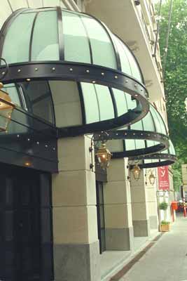 Verrière auvent, vitrage cintré