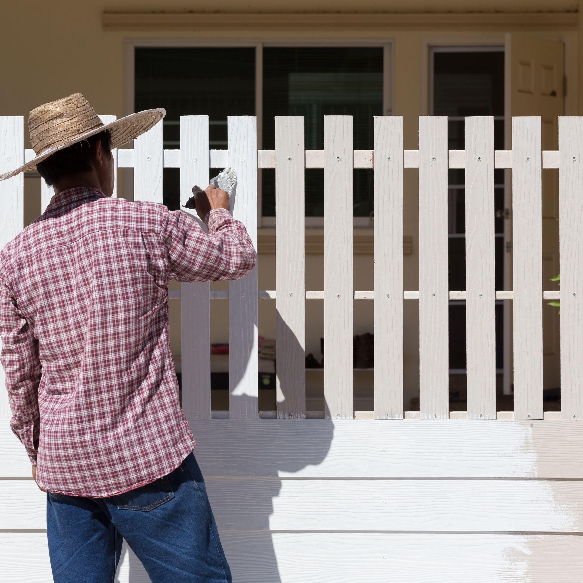 Fence and Deck Painting for Outdoor Spaces in Rockhampton