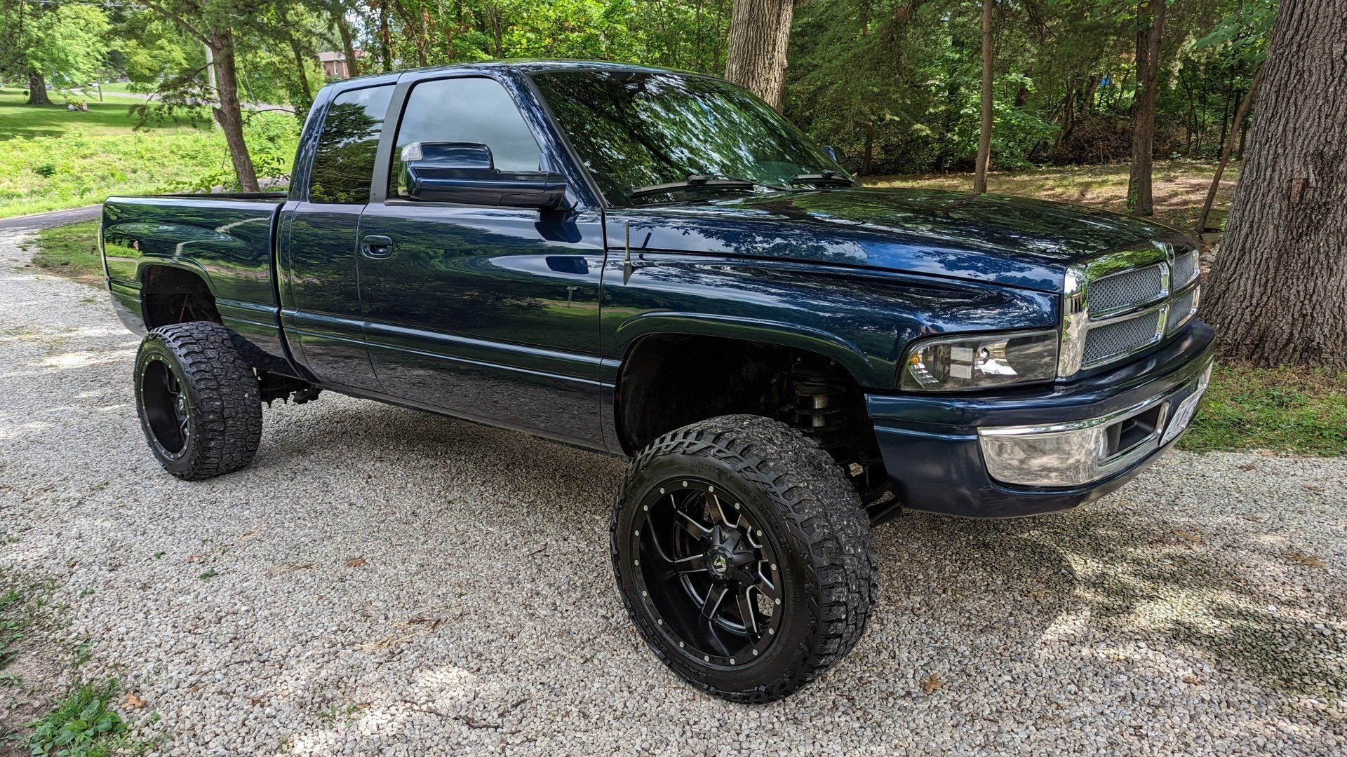 Gallery Fulton, Missouri Suds Up Auto Detailing