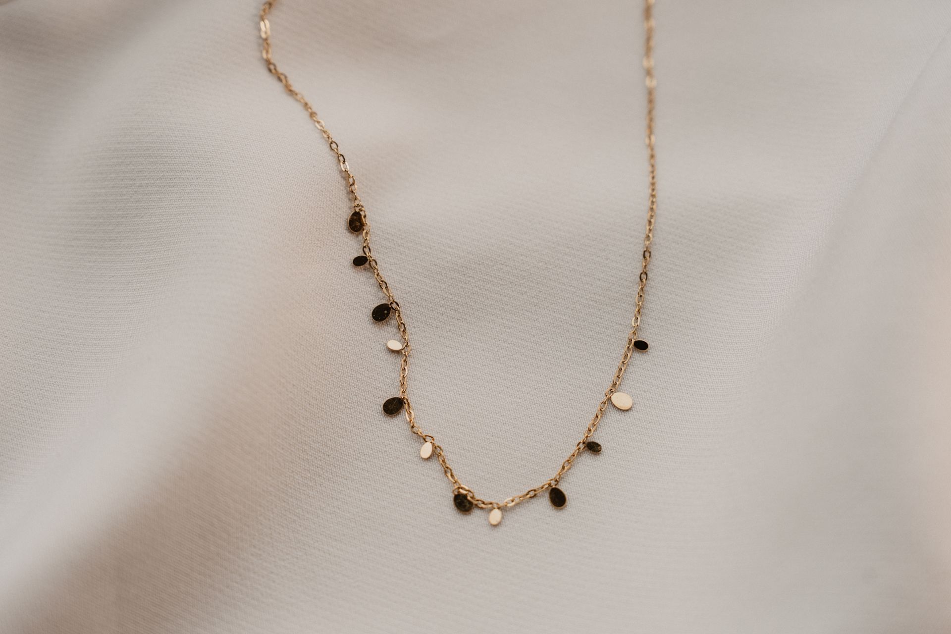 Nela rondjes ketting