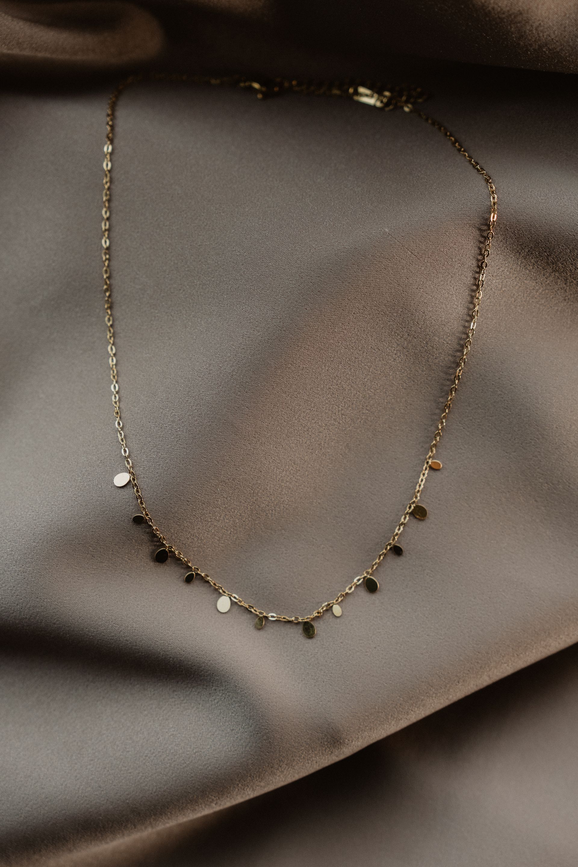 Nela rondjes ketting