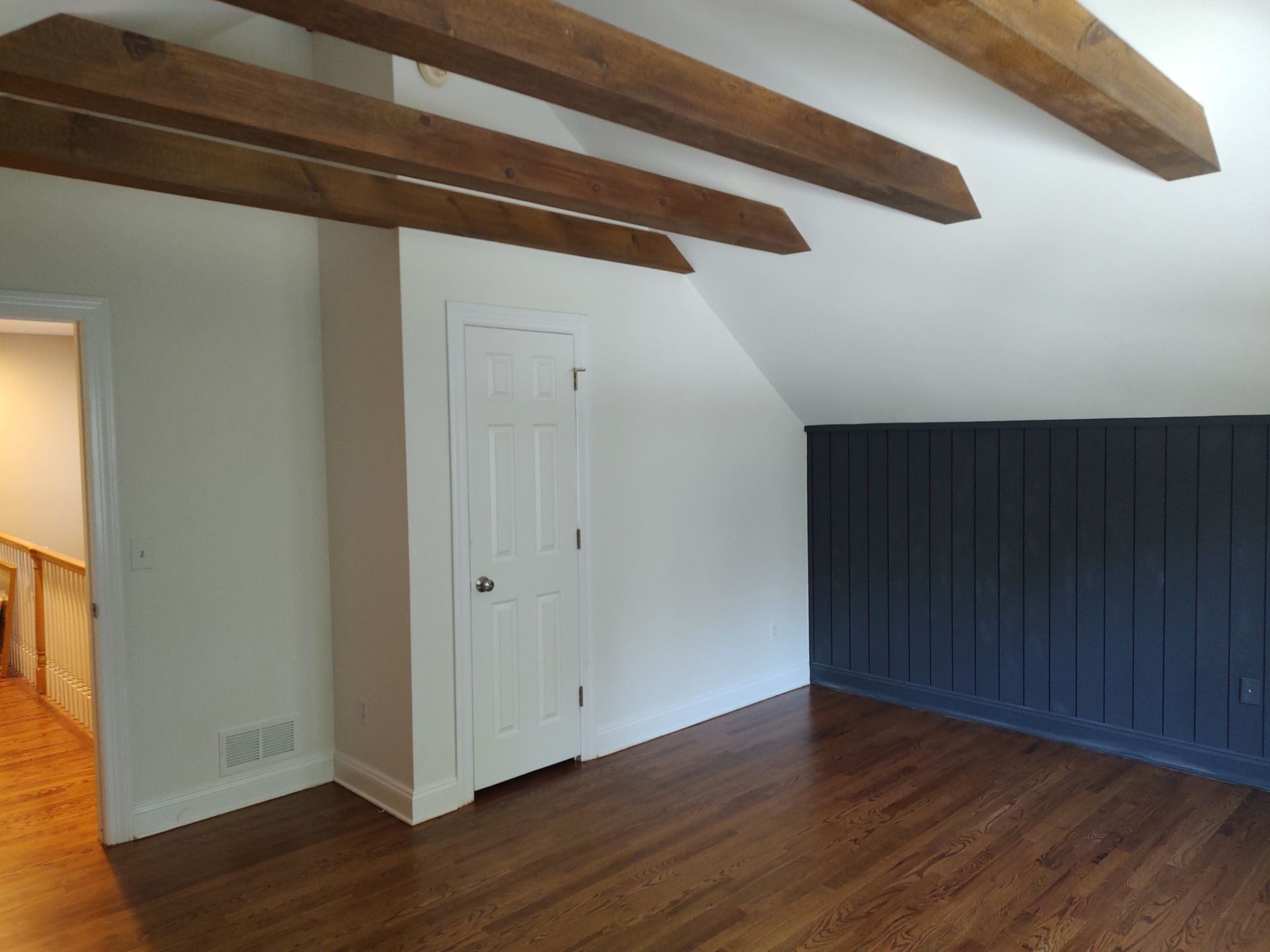 empty room showing hardwood floor, Floors by Recon