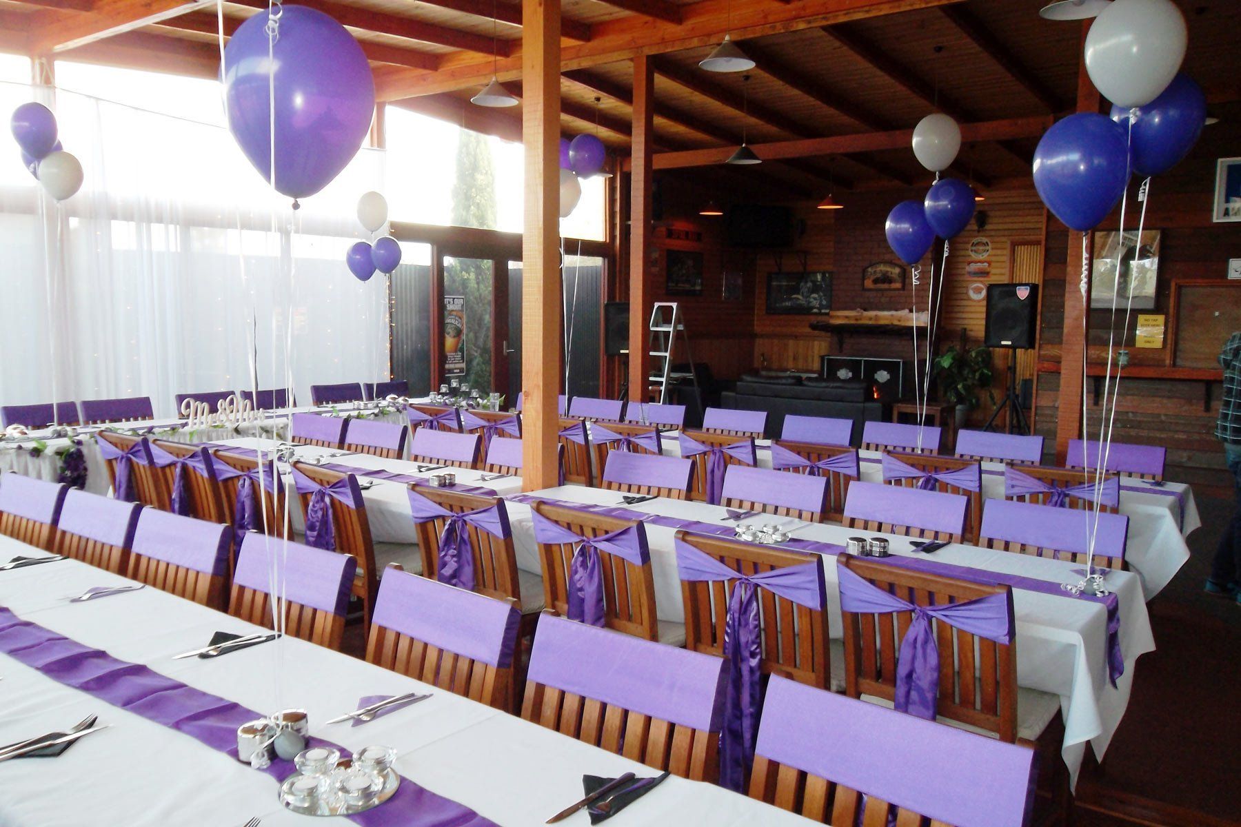 Best Bar & Pub in Launceston Iron Horse Bar & Grill