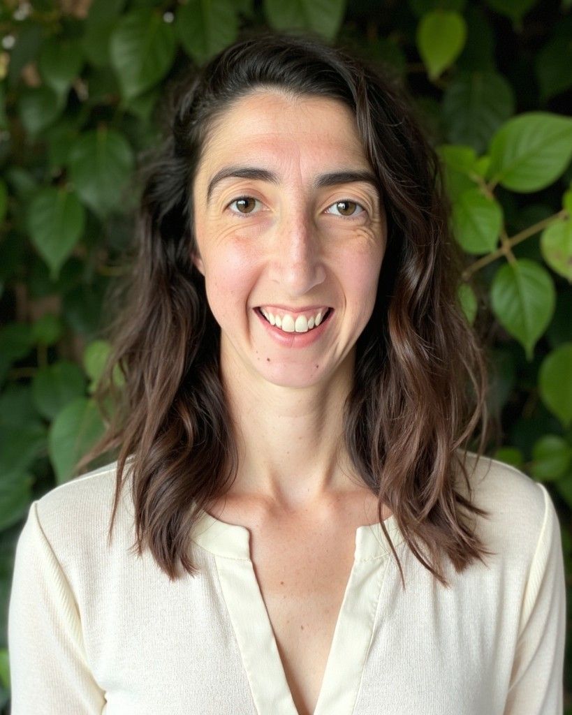 headshot of Melanie Cavender