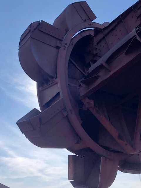 bucket wheel loader wear resistant buckets 2