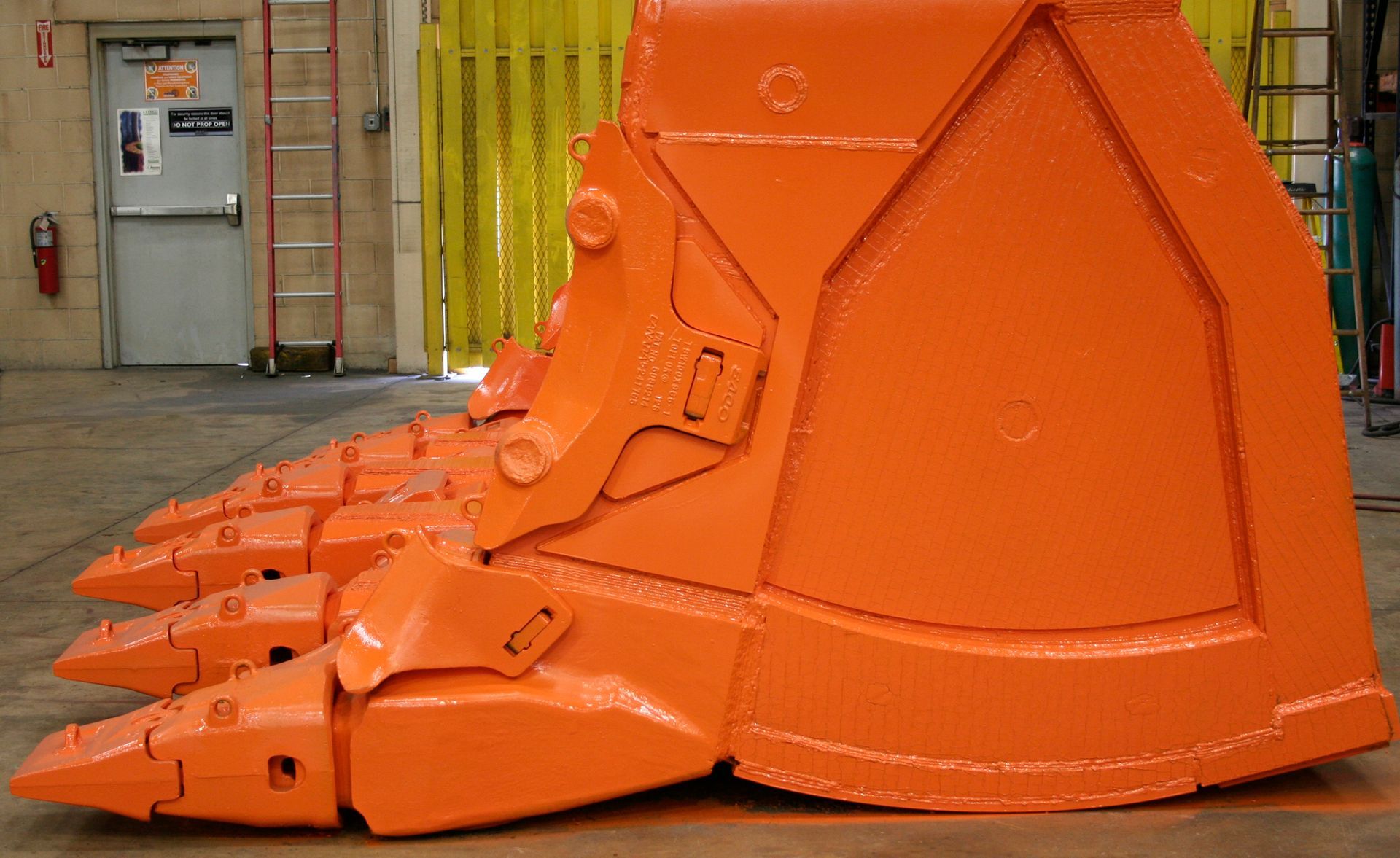 shovel bucket rebuild and liners 4