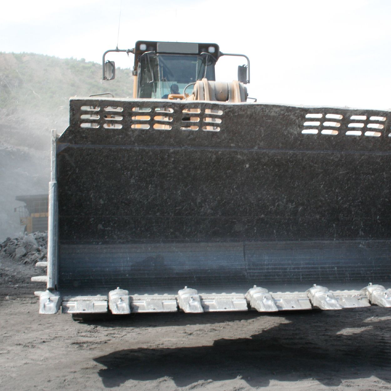 front end loader bucket liner