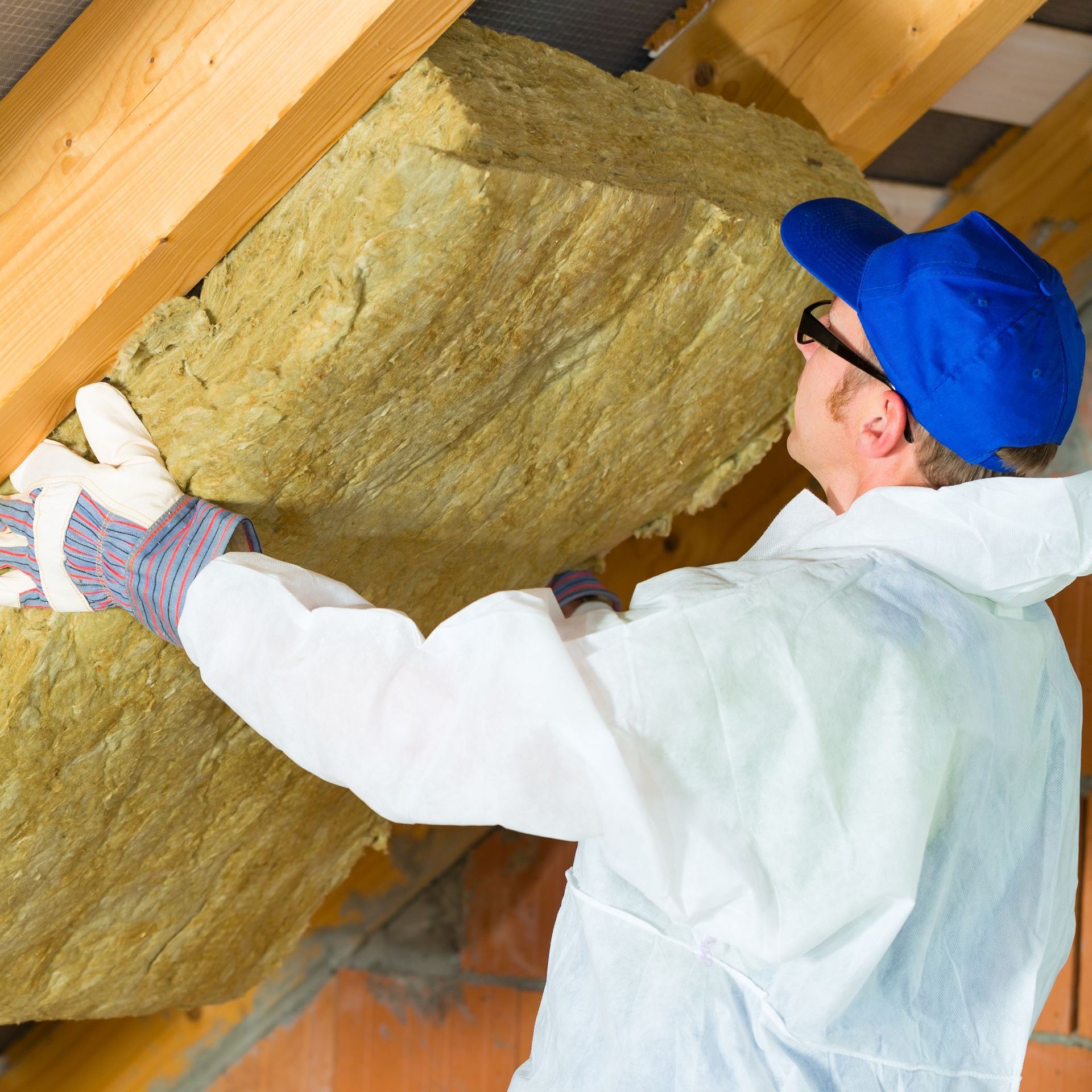 Setting thermal insulation material