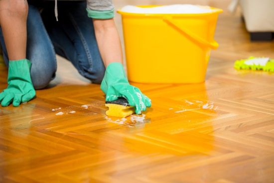 Cleaning of parquet floors