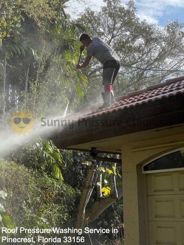 roof pressure washing service in Pinecrest, Florida 33156 by Sunny Pressure Cleaning Pinecrest 13803 S Dixie Hwy, Palmetto Bay, FL 33158  305-686-2364