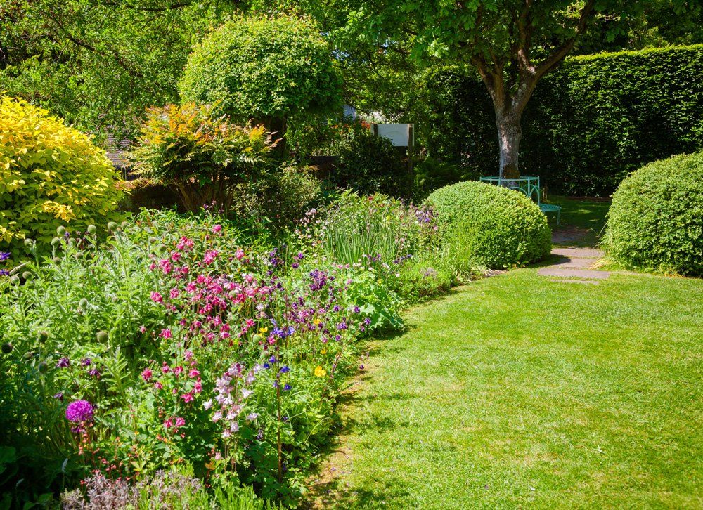 Lawn with Beautiful Garden — Birmingham, AL — TDI Services Birmingham