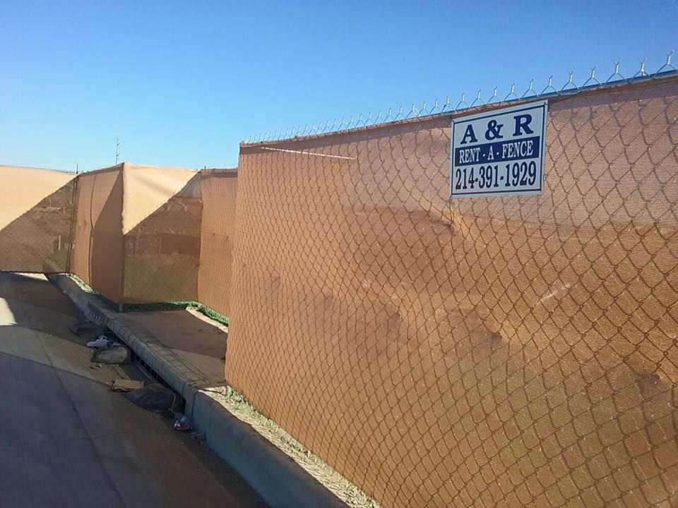 Industrial-Grade Interlocking Crowd Control Barriers - A & R Rent-A-Fence