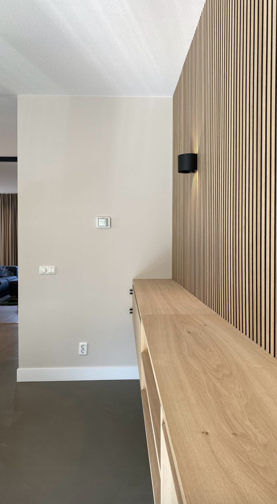 Akoestische latten wand | Villa18 Interieurs