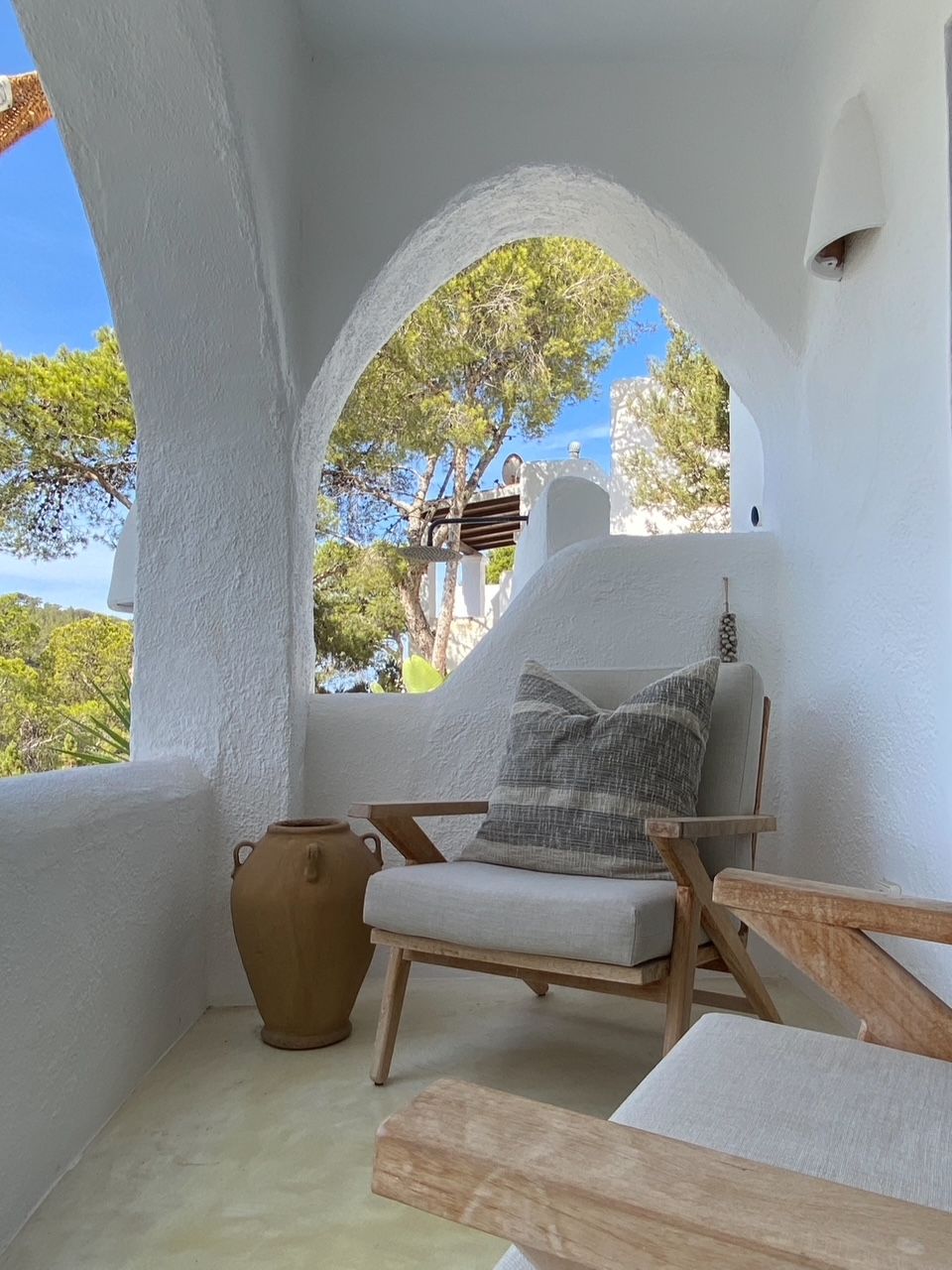 Appartement Ibiza Interieur styling terras loungeset | Villa18 Interieurs 