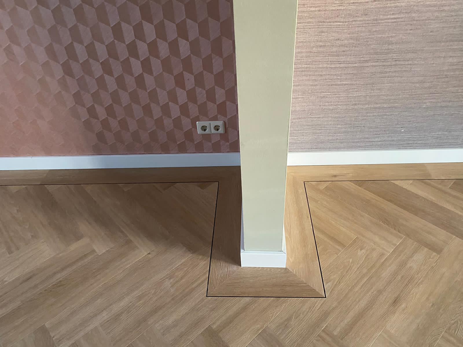 visgraat PVC vloer met rand afwerking