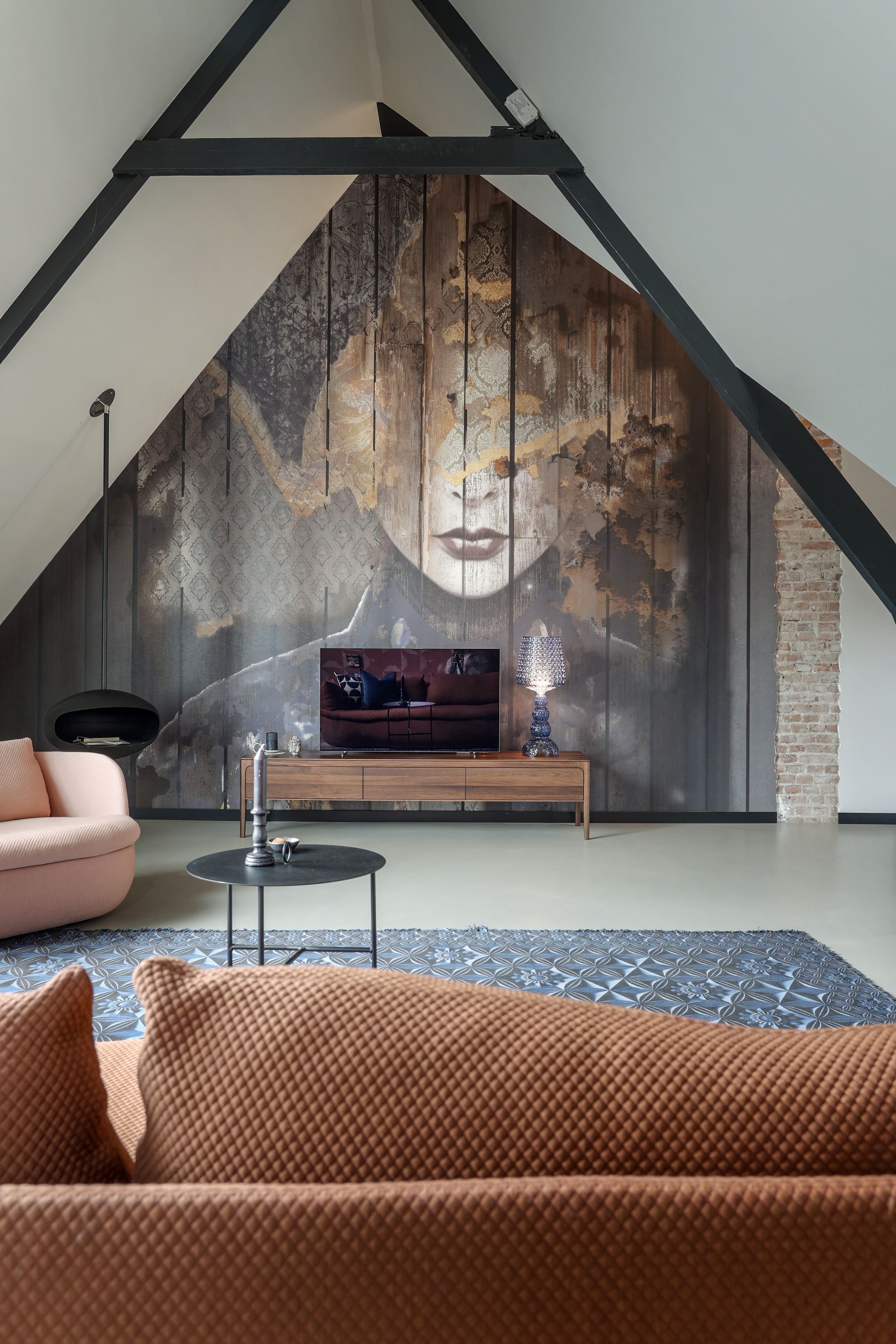 Loft in oude school tv dressoir  | Villa18 Interieurs