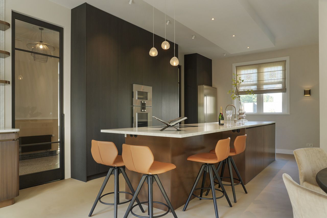 Villa 1922 Baarn keukeneiland | Villa18 Interieurs