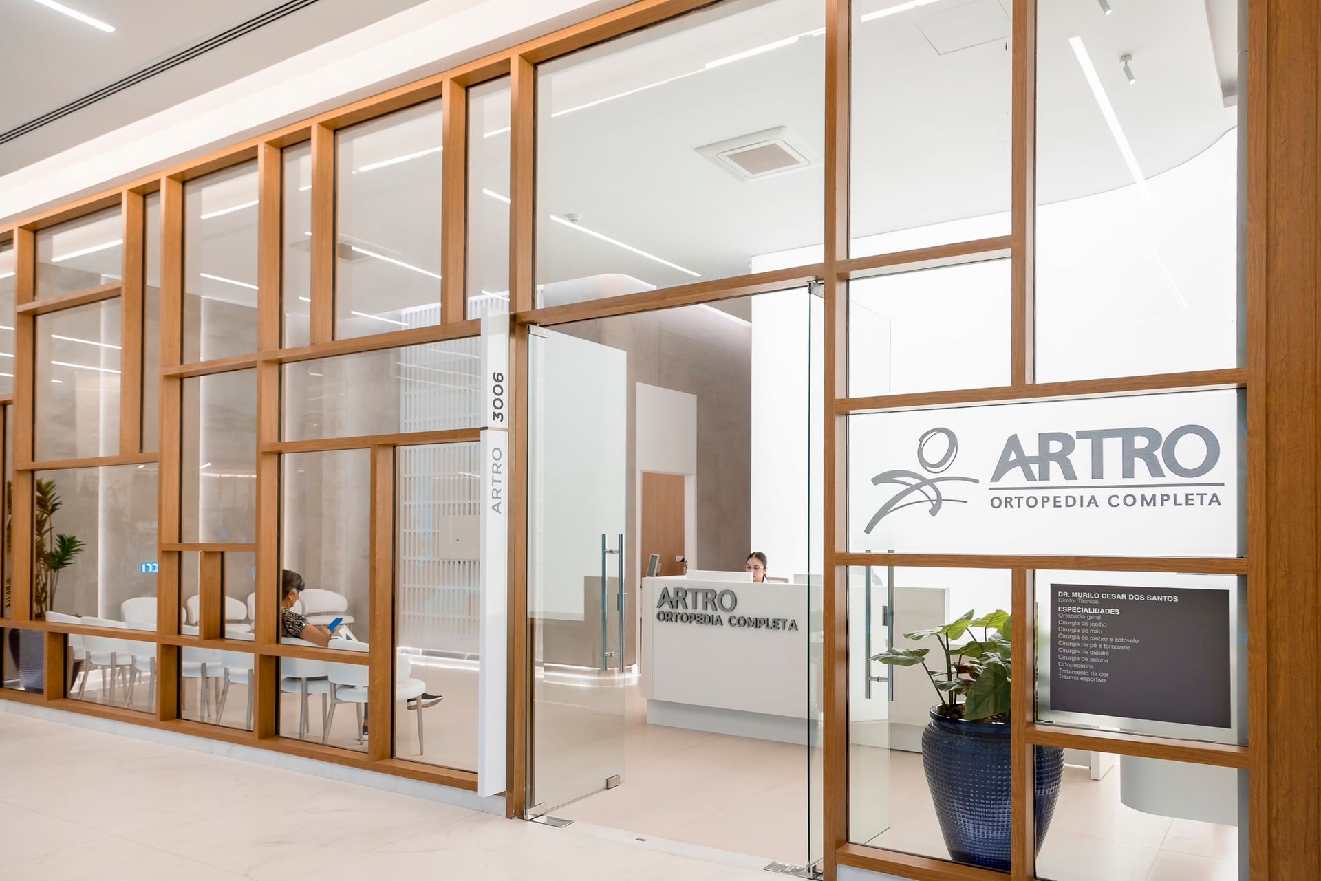 Consultório iPain — ambiente moderno