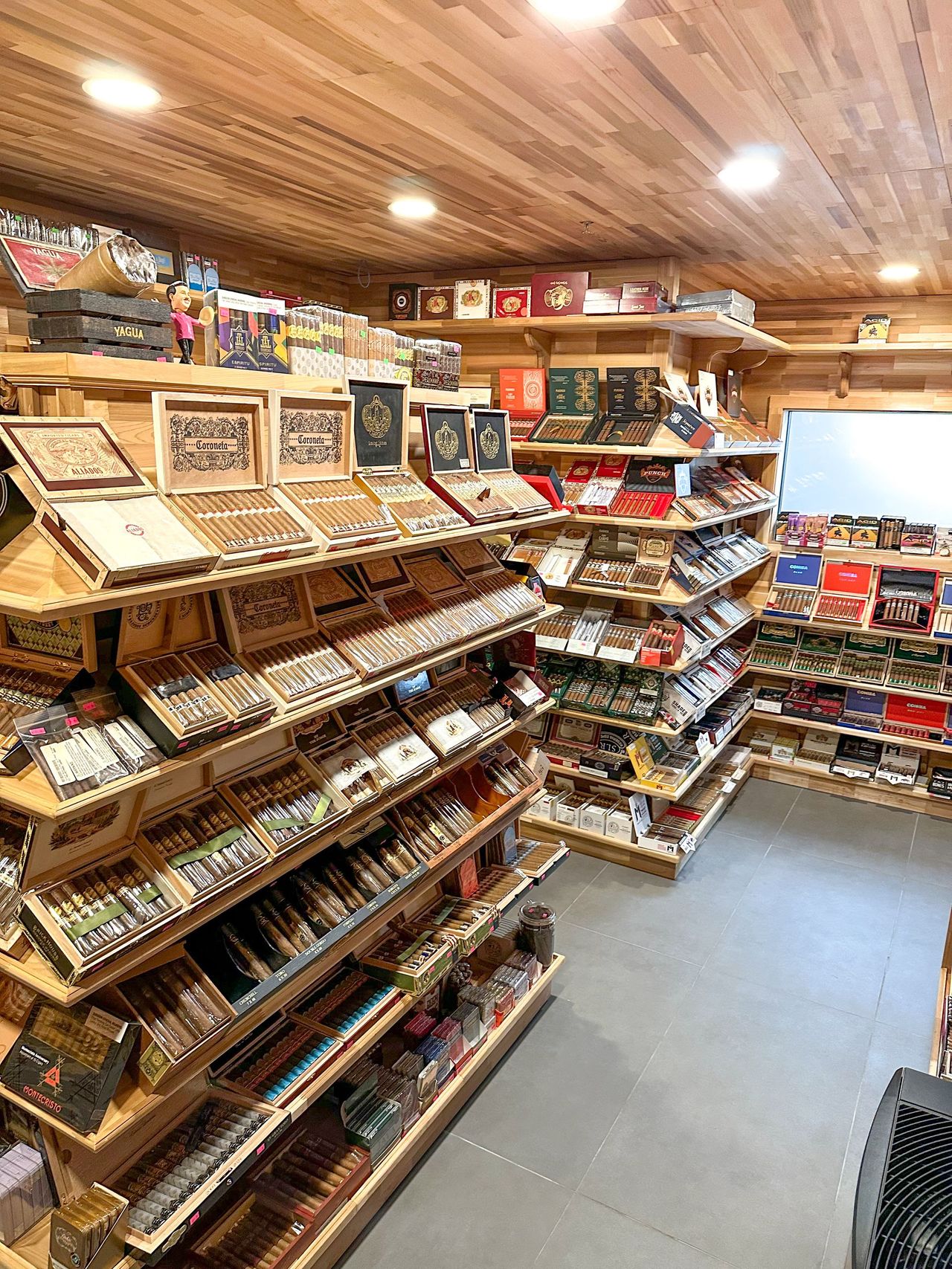 premium tobacco shop Harry's Cigar in Old City Philadelphia  and Boutique Cigars, Lounge & Accessories Since 1938 tobacco supermart Tobacco Mart 