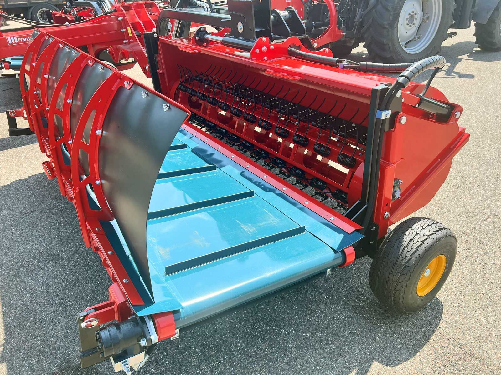 Bagskærm ved transportbånd på SV-8300SE