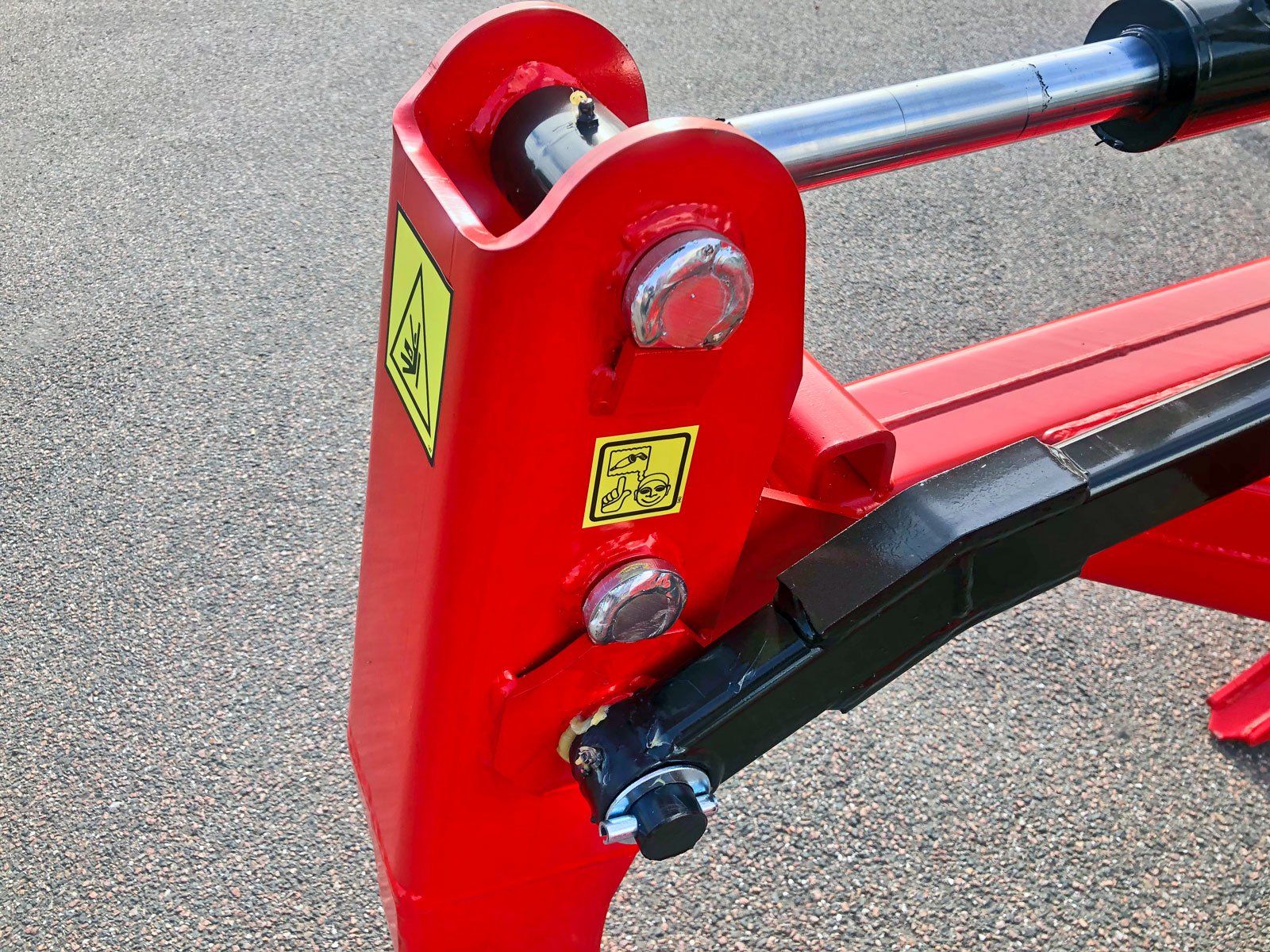 Et nærbillede af samlingsbolte ved cylinderfæste