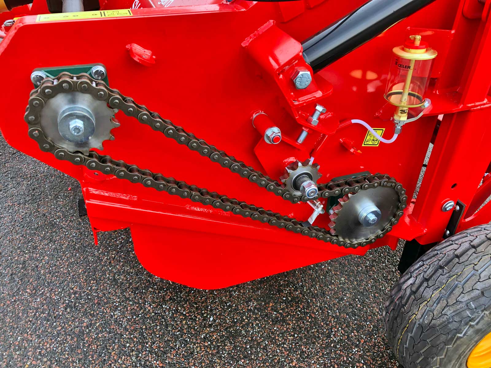 En SV-2500SE kan udstyres med et kædetræk. Sidder på siden af skrålufteren.