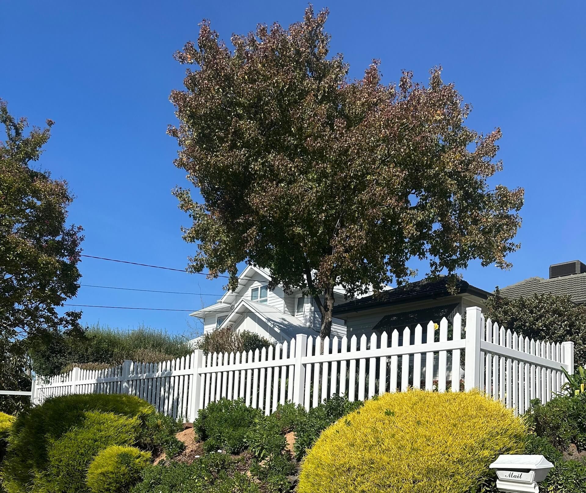 picket fencing