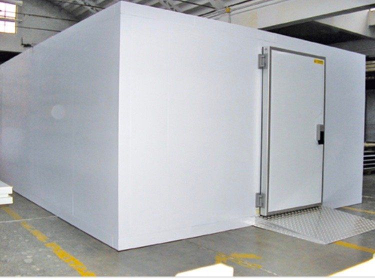 arredamento minimarket 7