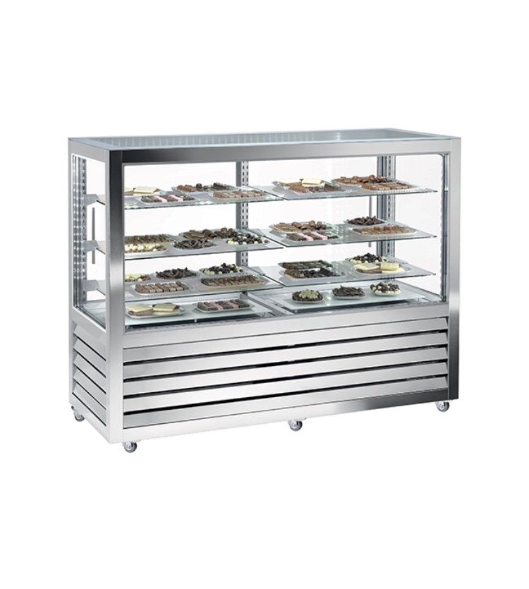 arredamento minimarket 6