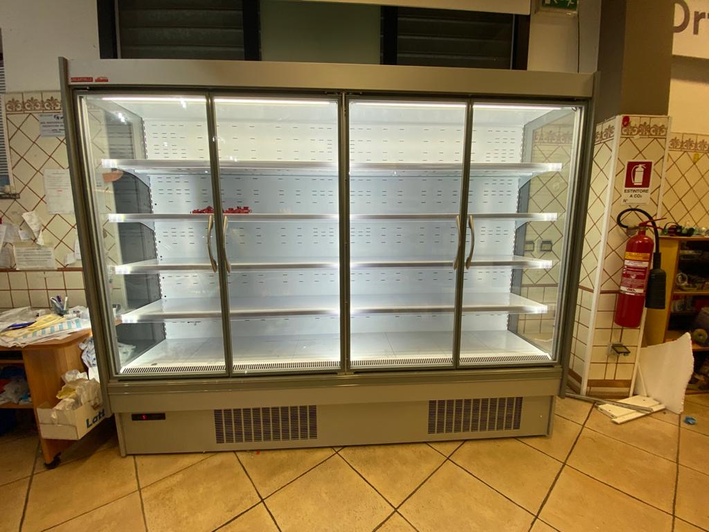 arredamento minimarket 2