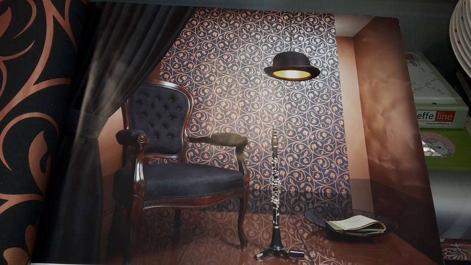 carta da pareti con inserti dorati