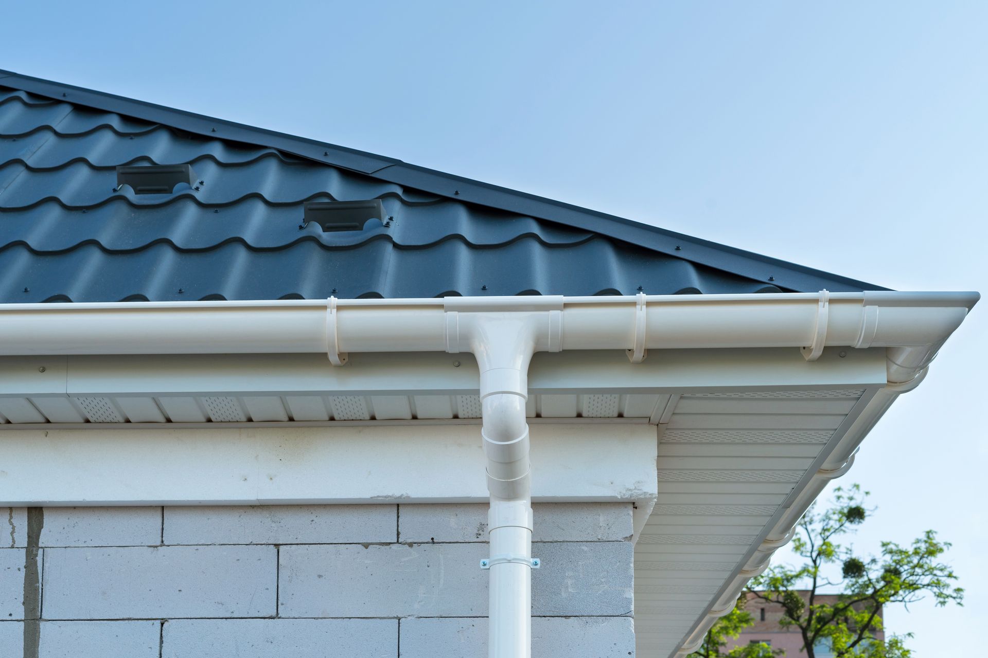 gutter replacement services in Livonia, MI