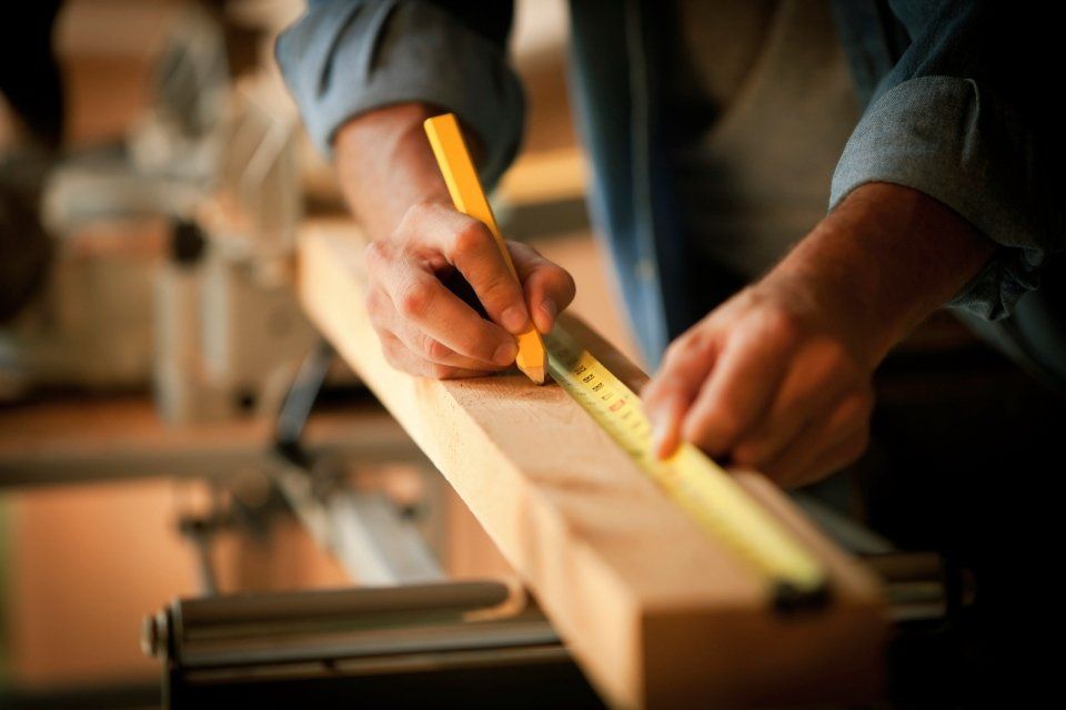 lavorazione legno di essenze pregiate