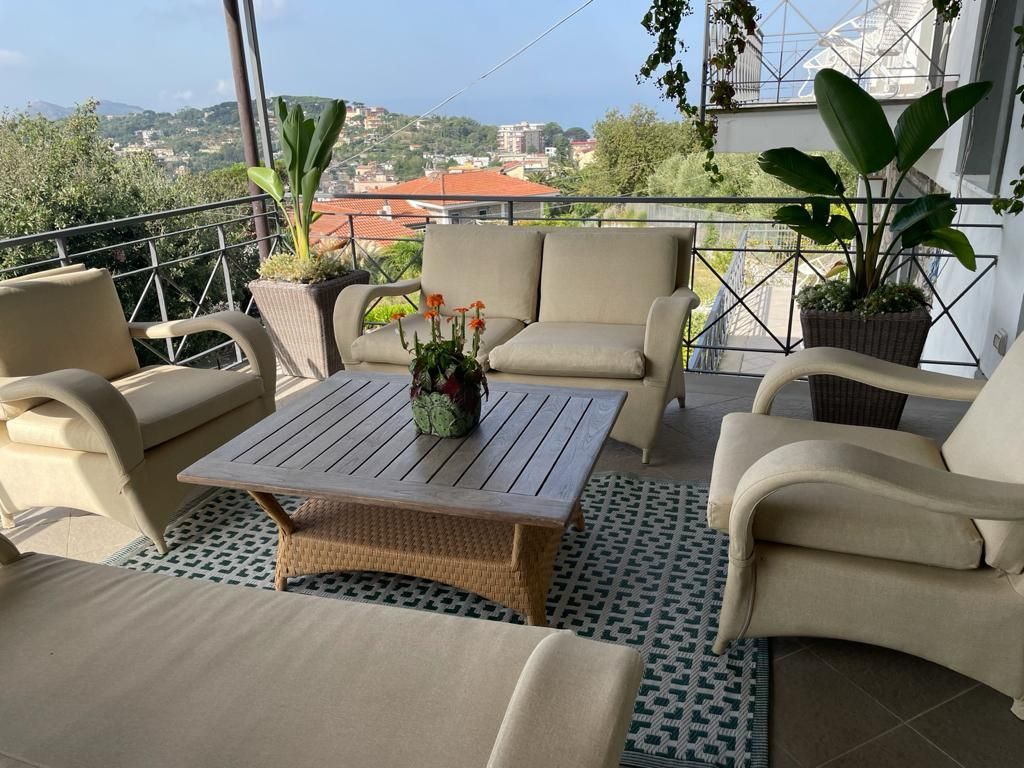 Allestimento di dehors Balè Arredi