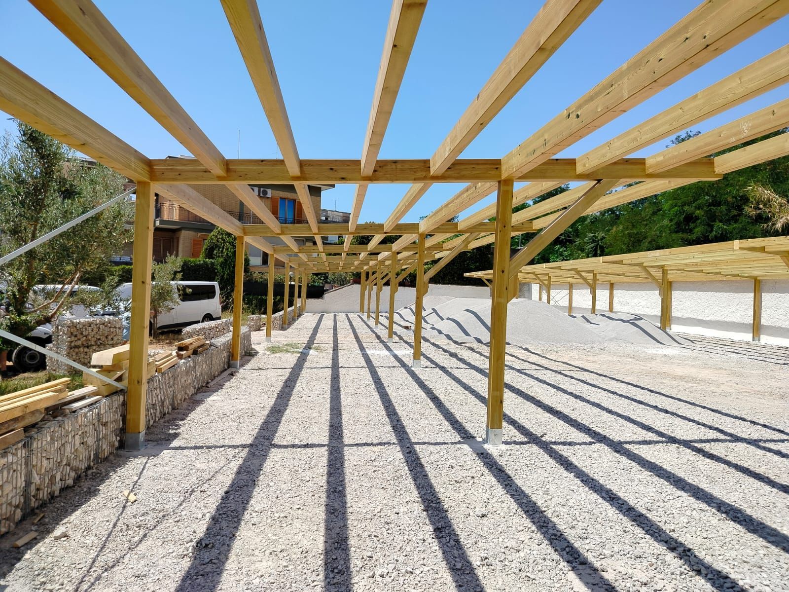 Carport in legno per parcheggi