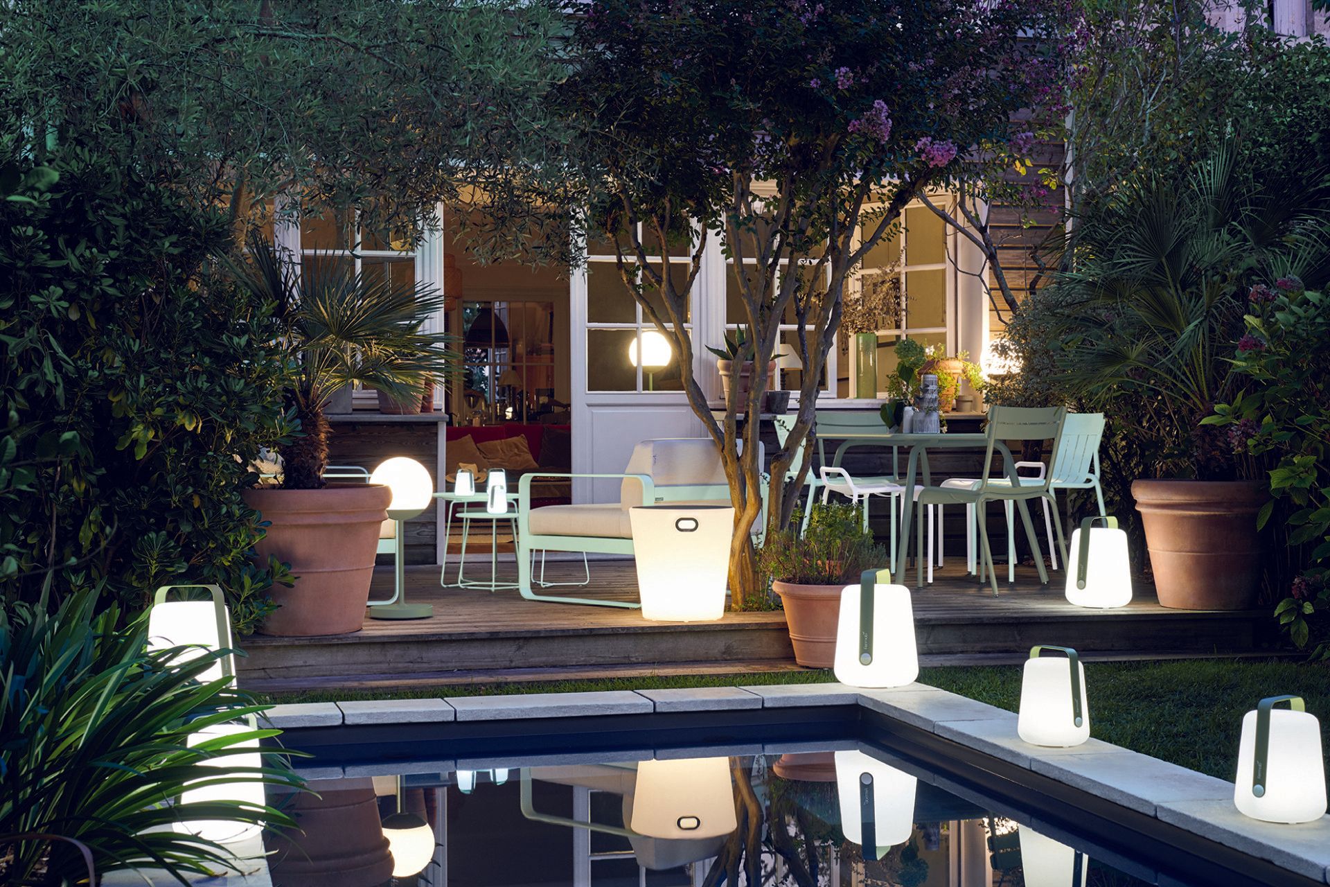 Fermob arredi per esterni piscina collezione bellevie