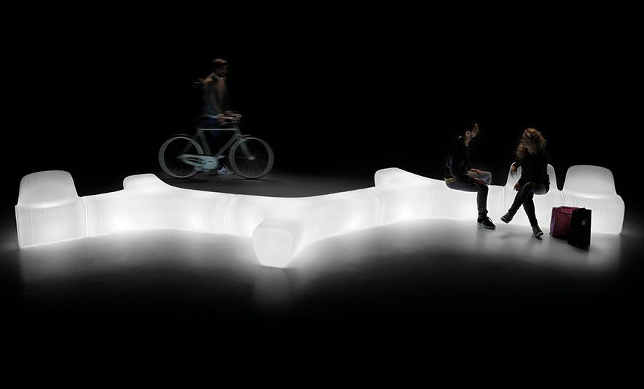 Arredi per esterni con illuminazione