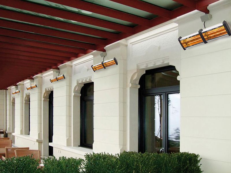 Lampade riscaldanti esterno ristorante