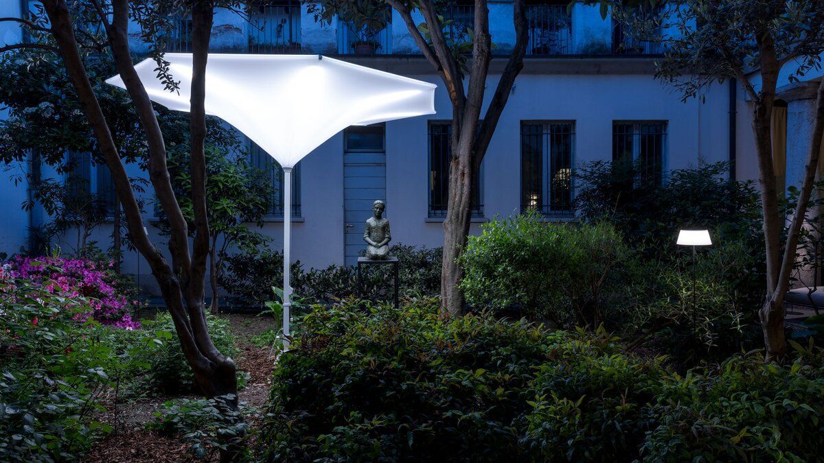 Ombrellone con sistema di illuminazione