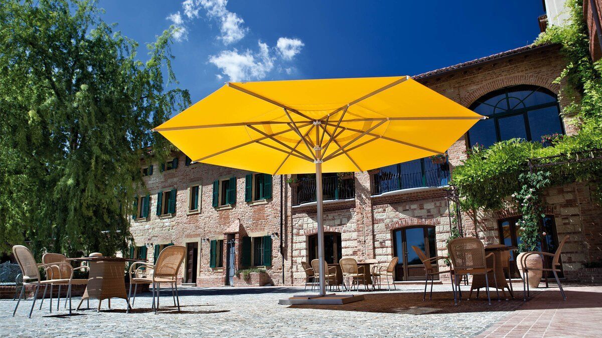 Ombrellone giallo FIM