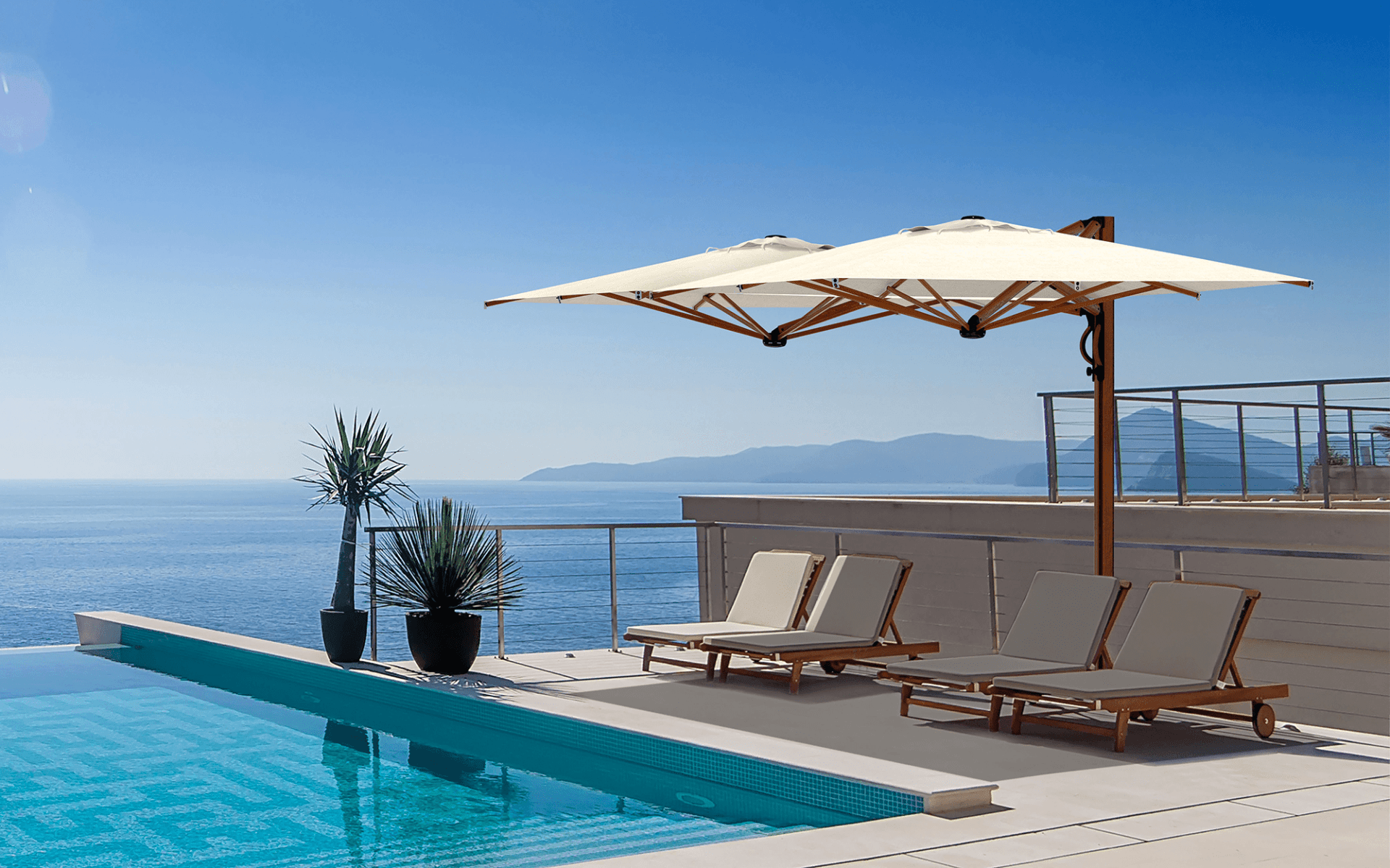 Ombrellone su piscina Scolaro