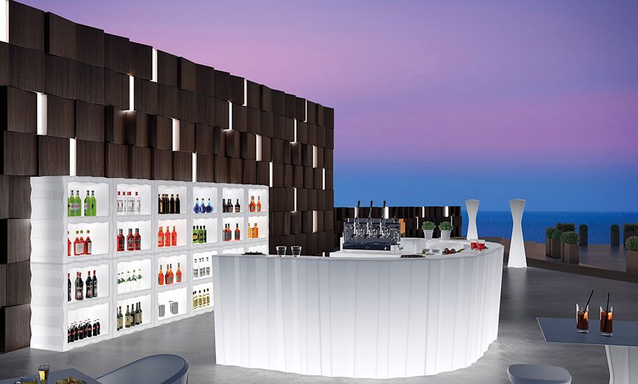 Arredi outdoor Plust, bancone bar illuminato Frozen